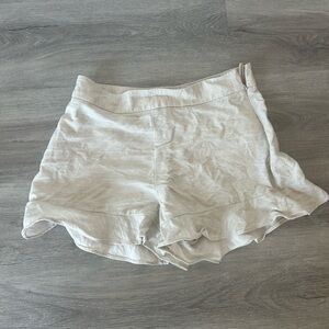 Wilfred Arcadia Light Beige Ruffle Hem Linen Shorts